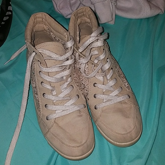 Cream Floral Bling Fashion Sneakers, 9.5 - Picture 2 of 3